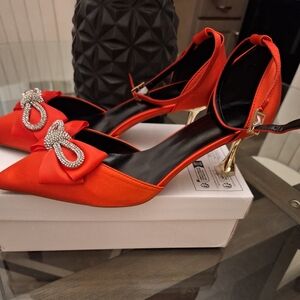 SHEIN Red Heels with Rhinestone Bow and Gold Trim heel! 🎁